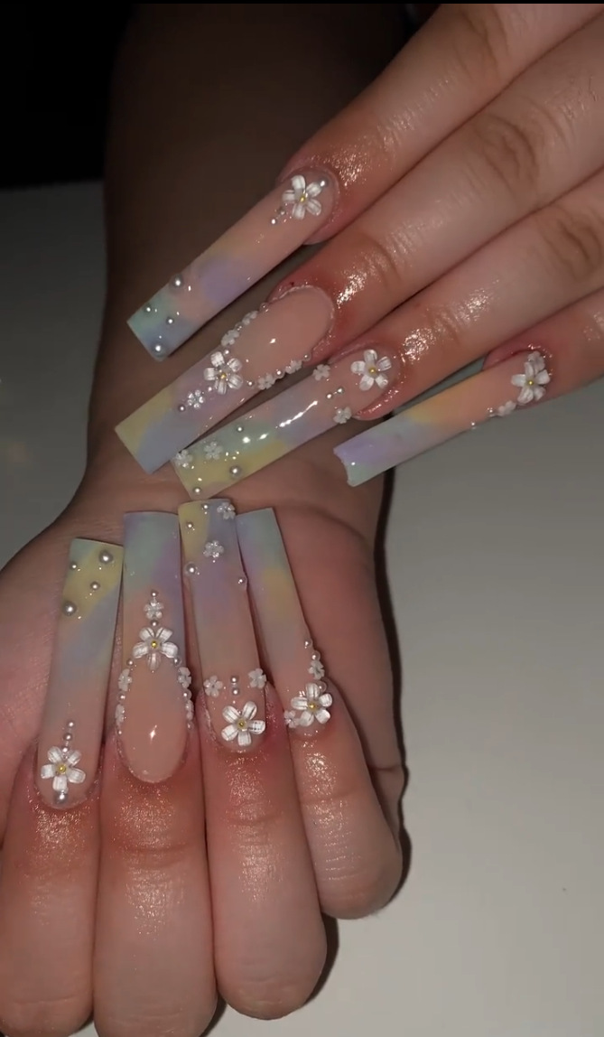 Long style halo dyed gradient white small flower pearl diamond embellishments with nail patches for wearing European and American press on nails